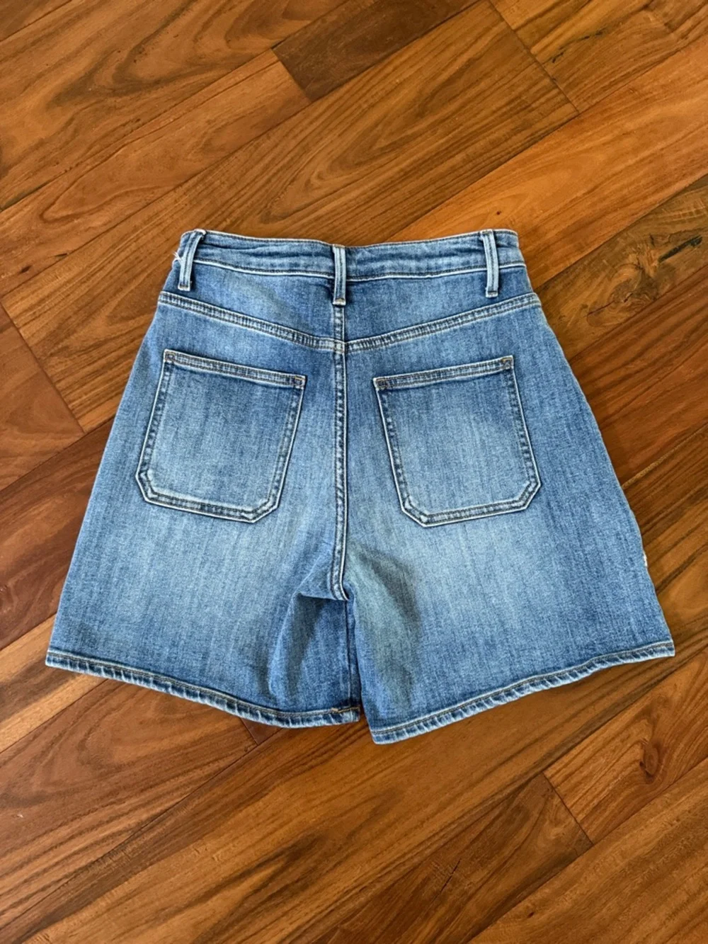 DRIFTWOOD High Waist Floral Embroidered Utility Shorts 26 - Picture 6 of 6